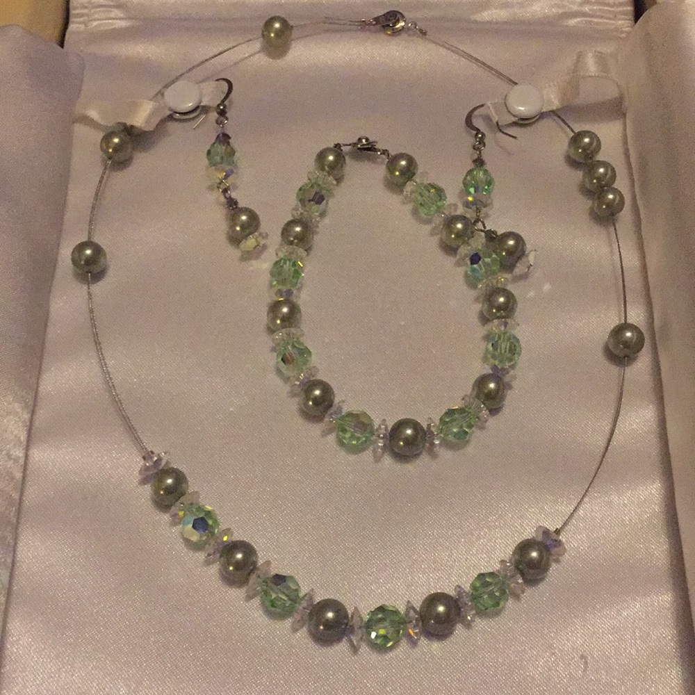 Swarovski crystal and green pearl necklace